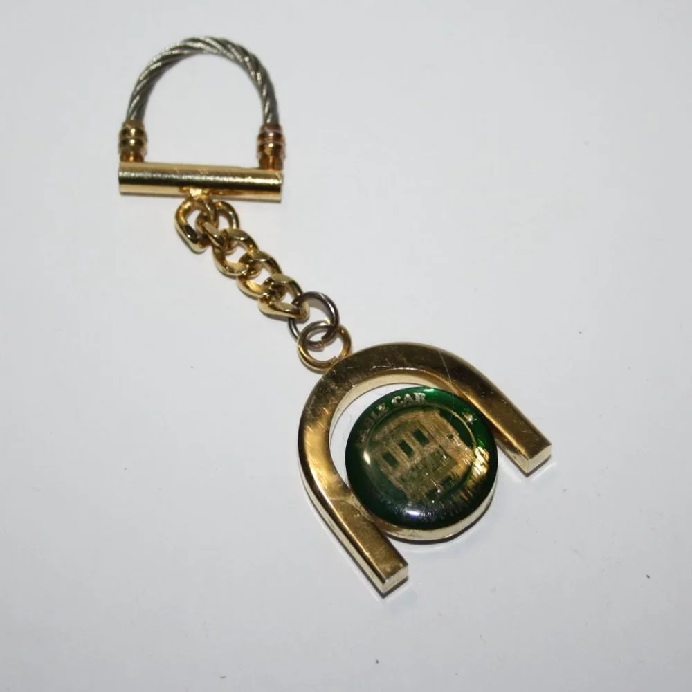 💚🚋 Gold + Green San Francisco Cable Car Keychain · 4